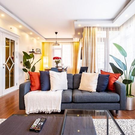 Appartamento Captivating Flat With Balcony Near Besiktas Pier Provincia di Provincia di Istanbul Esterno foto