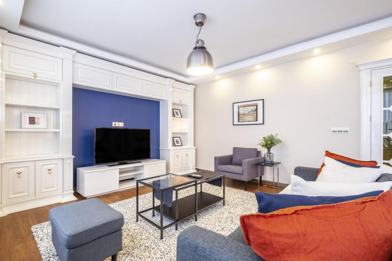 Appartamento Captivating Flat With Balcony Near Besiktas Pier Provincia di Provincia di Istanbul Esterno foto
