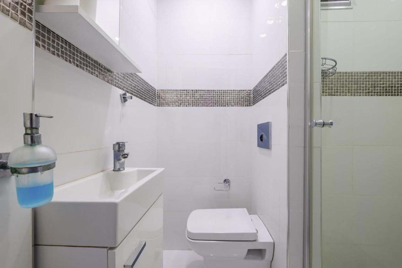 Appartamento Captivating Flat With Balcony Near Besiktas Pier Provincia di Provincia di Istanbul Esterno foto