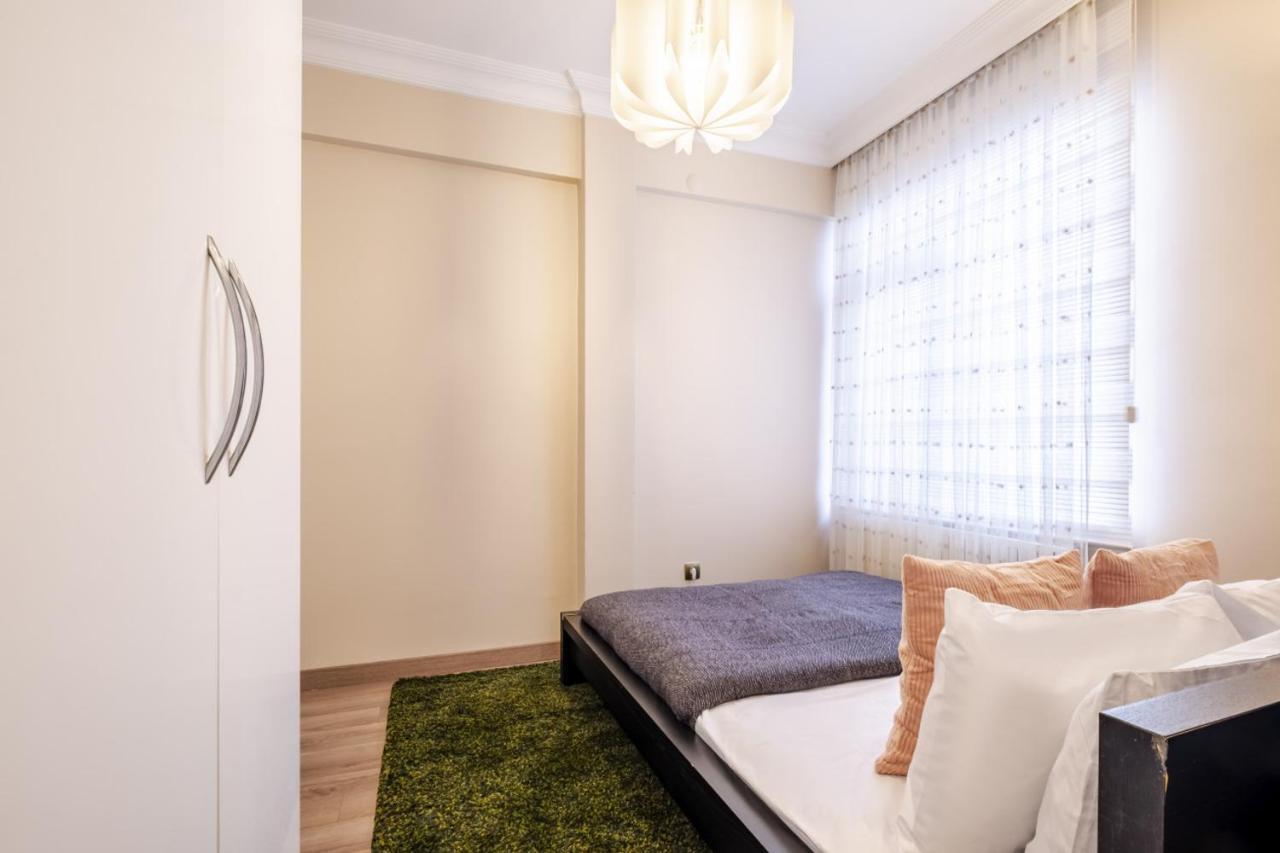 Appartamento Captivating Flat With Balcony Near Besiktas Pier Provincia di Provincia di Istanbul Esterno foto